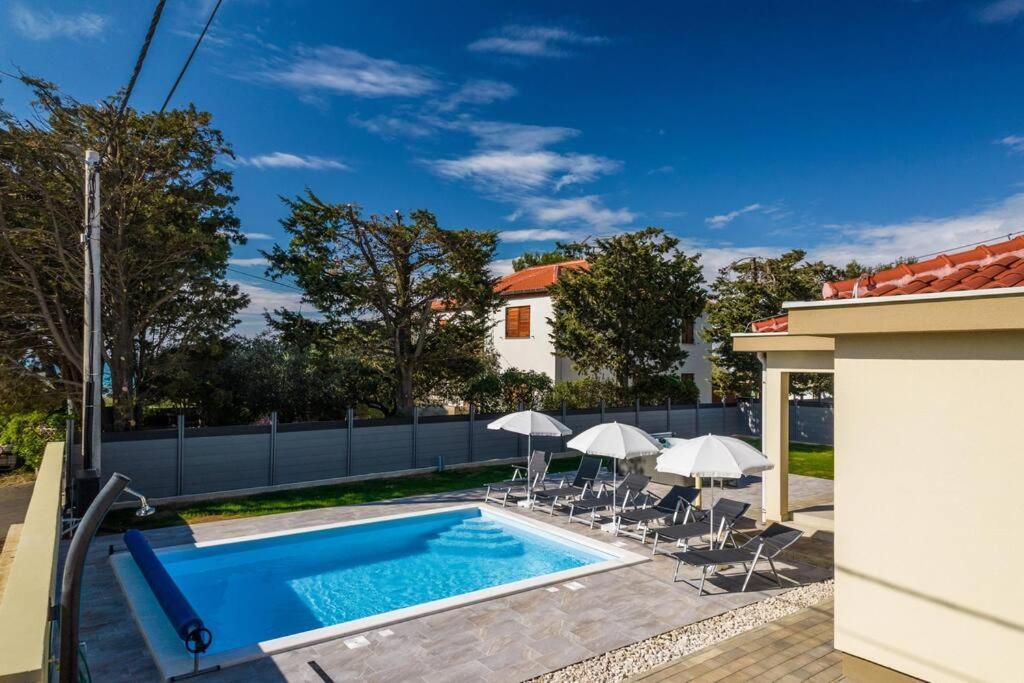 Villa Mattina, With Heated Pool And Jacuzzi Privlaka  Exterior photo